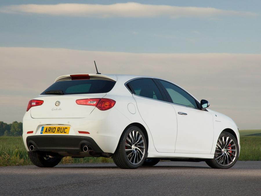  Alfa Romeo Giulietta 2010 года  (UK) (фото 50 из 67)